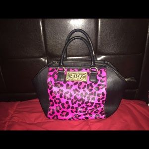 Need to go‼️ Betsey Johnson handbag